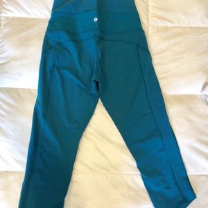 Lululemon Beyond Boundaries Crop